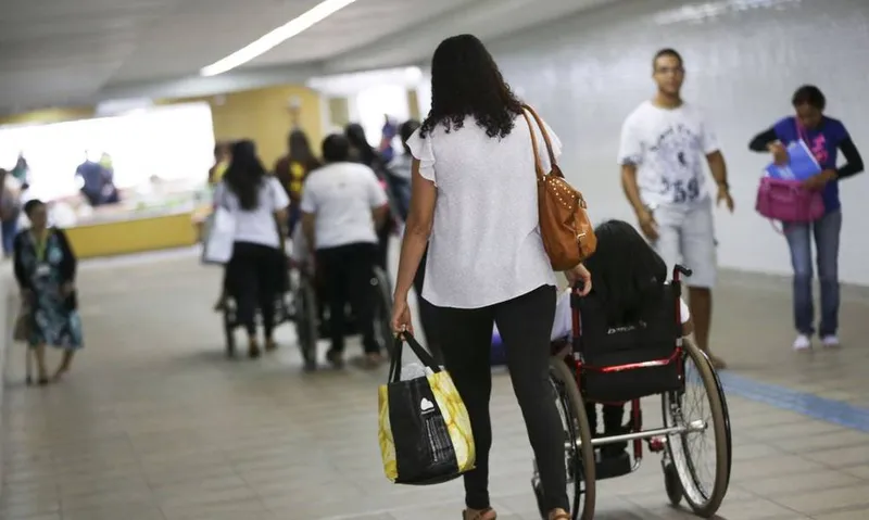Imagem ilustrativa da imagem GOVERNO ARTICULA CONTRA 13º PARA IDOSOS CARENTES E DEFICIENTES