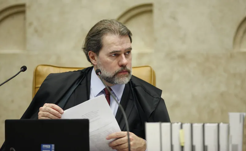 Imagem ilustrativa da imagem PF AVISA STF QUE MINISTROS PODEM SER ALVO DE ATAQUE TERRORISTA
