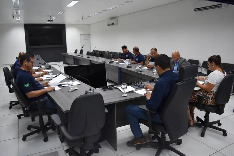 Dirigentes do Sindpol se reuniram ontem com o secretário estadual do Planejamento, Fabrício Marques, para tentar chegar a um novo acordo salarial