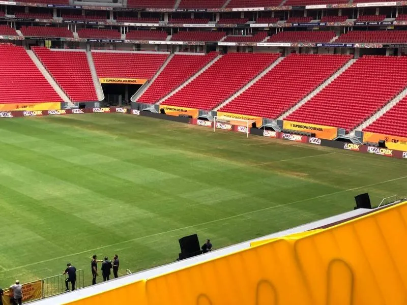 Estádio Mané Garrincha foi ornamentado para receber o duelo Flamengo x Athletico, pela Supercopa do Brasil