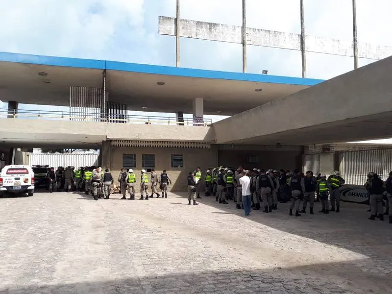 Policiais militares estarão a postos para mais um Clássico das Multidões, neste domingo (9), no Rei Pelé