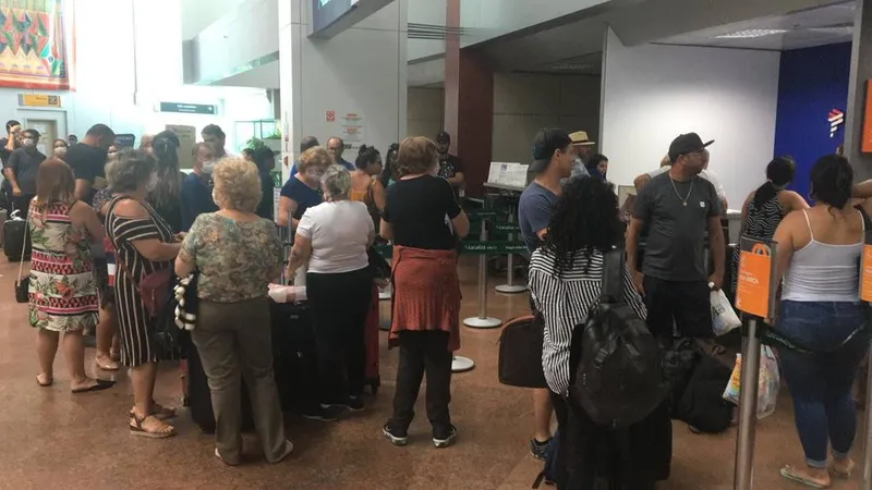 Imagem ilustrativa da imagem AEROPORTO TEM VOOS CANCELADOS E AGLOMERAÇÕES