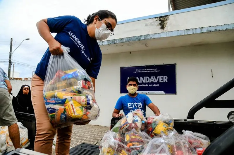 Imagem ilustrativa da imagem CAMPANHA S.O.S. VERGEL ARRECADA ALIMENTOS