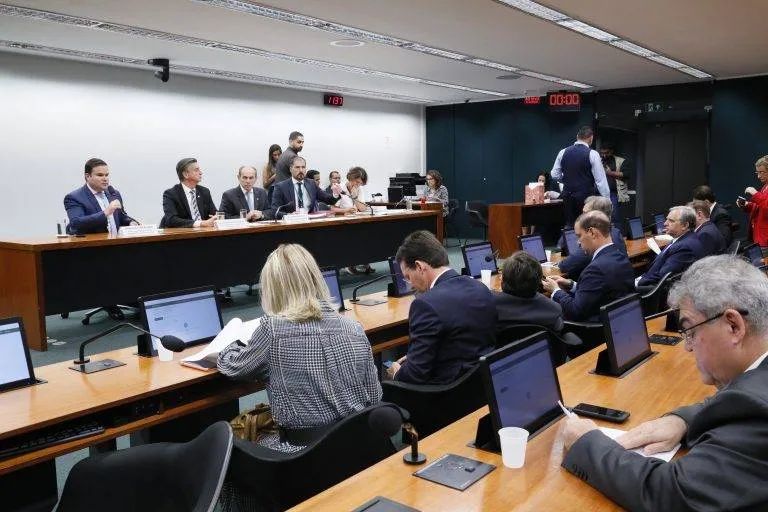 Comissão Mista de Orçamento aprovou três projetos do governo que alteram leis orçamentárias