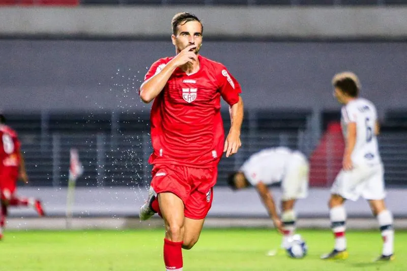 Rafael Longuine deverá realizar cirurgia e tratamento da lesão no ligamento cruzado anterior em São Paulo


