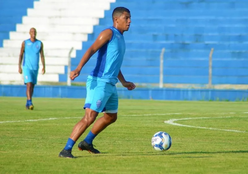 Imagem ilustrativa da imagem CSA aproveita semana sem jogos para ajustar peças