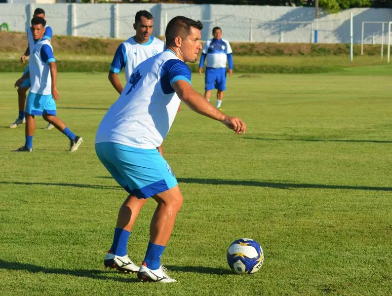 Lateral Rafinha estará interagindo com os torcedores azulinos, nesta terça-feira (31), no Instagram do CSA