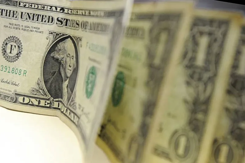 Em termos reais (corrigidos pela inflação), o dólar ainda está longe da máxima de 2002