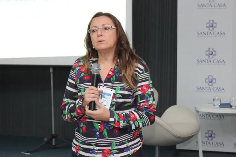 A médica Tereza Tenório, da Santa Casa de Maceió, atenta para a restrição de circulação