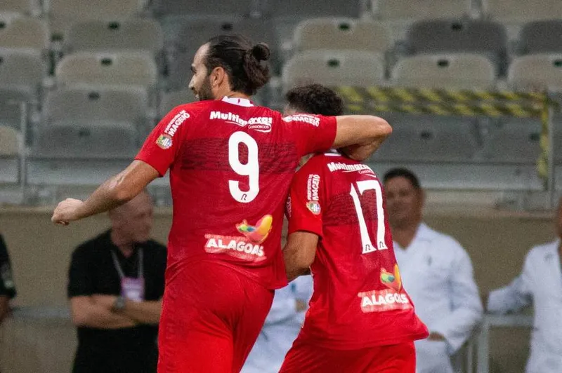 De Dudu para Léo Gamalho: dupla teve papel fundamental no 2º gol contra o Cruzeiro, na última quarta, no Mineirão