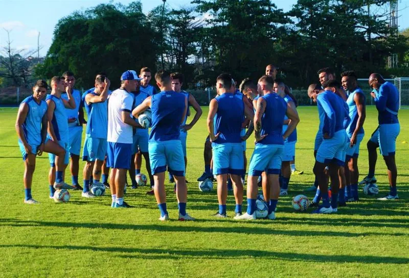 Imagem ilustrativa da imagem Jogadores utilizam quarentena para manter forma física