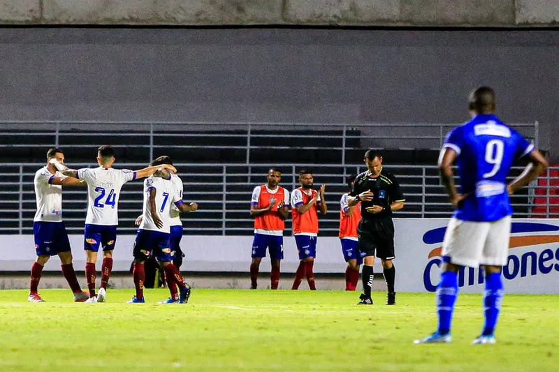 Maceió, 19 de fevereiro de 2020
Lance do jogo entre CSA e Bahia. Partida válida pela 5ª rodada da Copa do Nordeste, realizada no Estádio Rei Pelé. Alagoas - Brasil.
Foto: Ailton Cruz