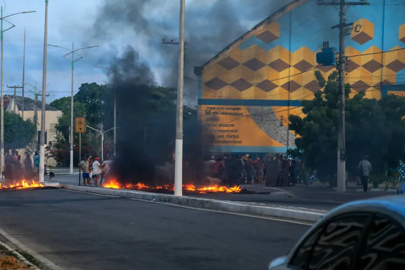 Maceió, 03 de março de 2020  
Pescadores bloqueiam avenida e protestam contra realocação para Centro Pesqueiro. Alagoas - Brasil.
Foto: ©Ailton Cruz