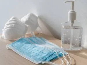 Imagem ilustrativa da imagem PREFEITURA ADQUIRE ÁLCOOL EM GEL E MÁSCARAS