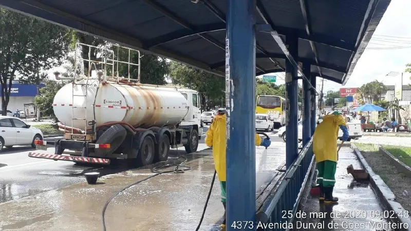 Imagem ilustrativa da imagem PREFEITURA INICIA DESINFECÇÃO DE ÁREAS PÚBLICAS