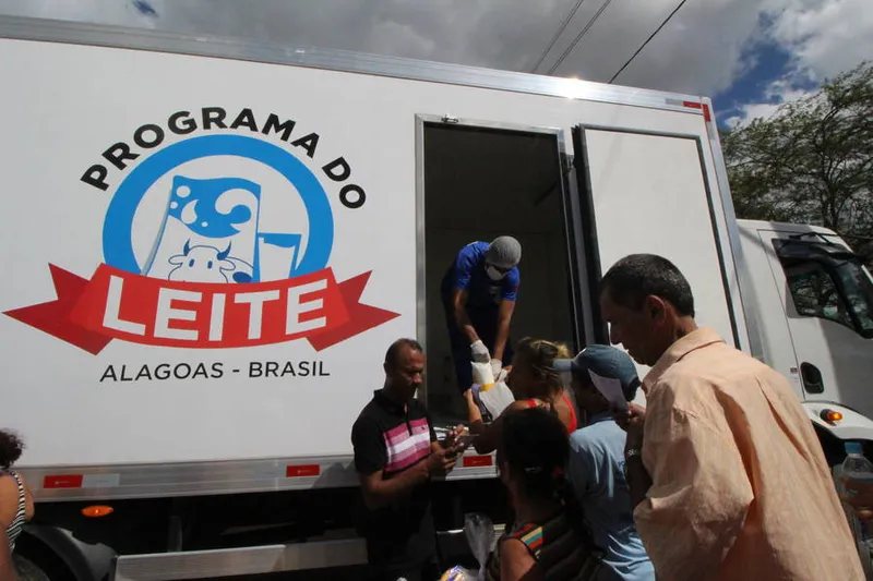 Programa do Leite atende 80 mil famílias em situação de insegurança alimentar