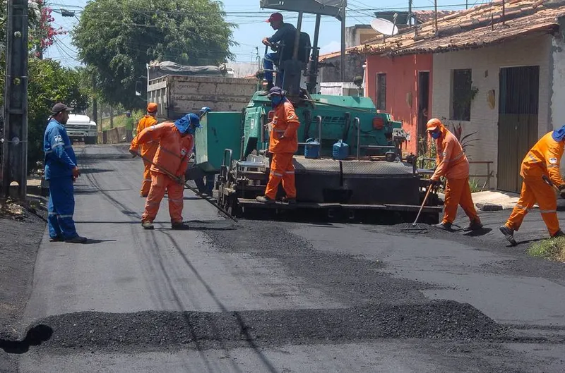 Execução de obras públicas, como a pavimentação de ruas, foi a opção mais utilizada
