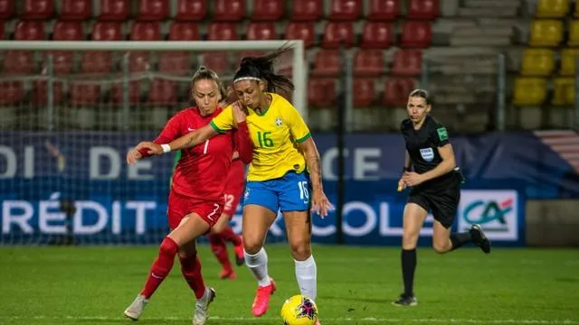 Brasil permitiu a reação do Canadá no segundo tempo e se despediu do Torneio da França com o empate: 2x2