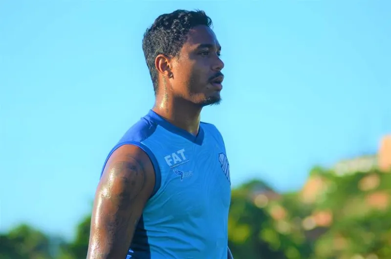 De volta ao CSA, Michel Douglas já está regularizado e deve ser o titular, no duelo deste domingo, com o Frei Paulistano