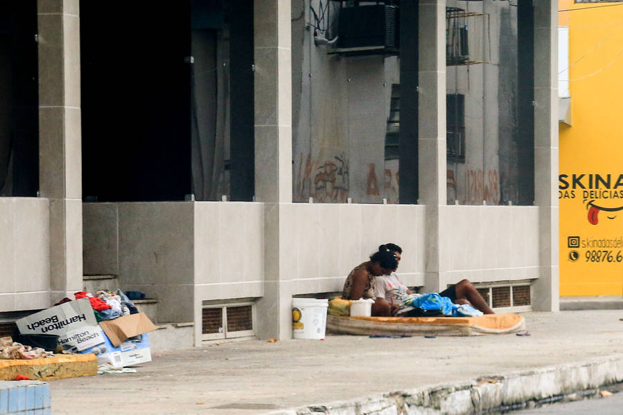 Maceió, 18 de março de 2020    
Moradores em situação de rua, morando no antigo prédio do TRE, em Maceió. Alagoas - Brasil.
Foto: ©Ailton Cruz