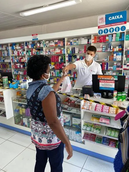 Imagem ilustrativa da imagem 43 FARMACÊUTICOS CONTRAEM O VÍRUS EM AL