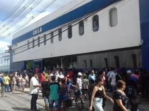 Imagem ilustrativa da imagem AGÊNCIAS BANCÁRIAS FECHAM PROVISORIAMENTE