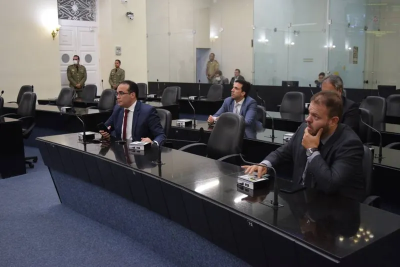 Deputados começam a voltar à Assembleia Legislativa para as sessões plenárias, mas uma parte segue em casa