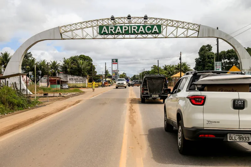 Localizada no Agreste de Alagoas, Arapiraca atrai consumidores de vários estados, segundo levantamento do IBGE
Duplicação da rodovia AL-110, entre os municípios de Arapiraca e São Sebastião. Alagoas - Brasil.
Foto: ©Ailton Cruz