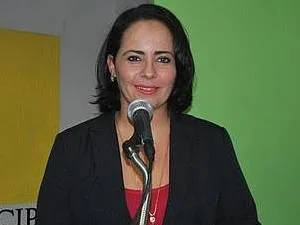 Fabiana Pessoa rompeu com o prefeito Rogério Teófilo ainda no início do mandato