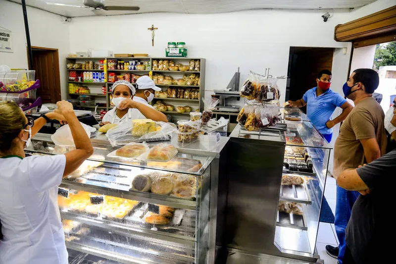 A procura por produtos de padaria diminuiu com o isolamento social, diz setor em AL