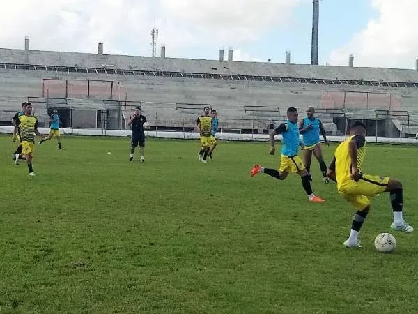 Sob o comando do técnico Léo Goiano, ASA treina forte visando a uma grande vitória sobre o CSA, nesta quarta
