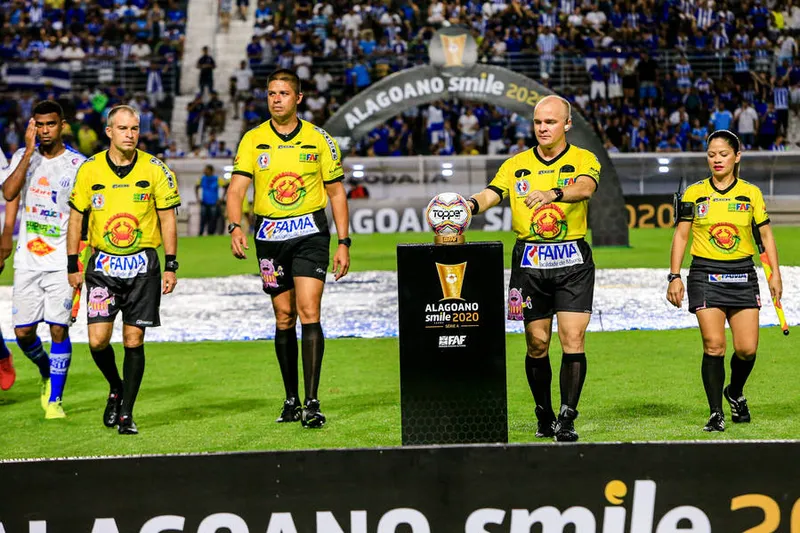 Maceió, 28 de janeiro de 2020
Lance do jogo entre CSA e Jaciobá. Partida válida pela 2ª rodada do Campeonato Alagoano de 2020, realizada no Estádio Rei Pelé. Alagoas - Brasil.
Foto: Ailton Cruz