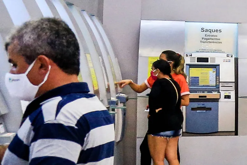 Maceió, 16 de julho de 2020
Movimentação em agências bancárias durante a pandemia em Maceió. Alagoas - Brasil.
Foto: ©Ailton Cruz