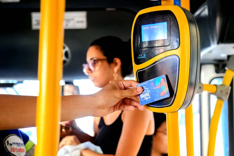 Maceió, 03 de fevereiro de 2020 
Cartão Bem Legal. Superintendência Municipal de Transportes e Trânsito (SMTT) oferece duas opções em plataformas digitais onde os usuários do transporte urbano de Maceió podem realizar a recarga do Cartão Bem Legal nas modalidades Cidadão e Escolar, sem precisar sair de casa. Alagoas - Brasil.
Foto: ©Ailton Cruz