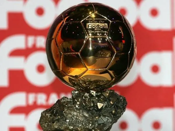 Revista francesa France Football anunciou ontem (20) que neste ano não haverá a tradicional premiação 