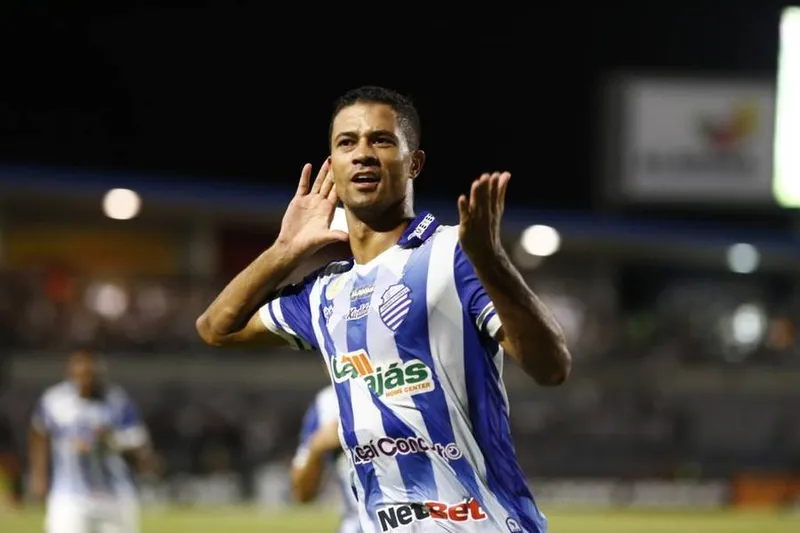 Quando defendeu o CSA no Brasileirão de 2019, Ricardo Bueno marcou quatro gols