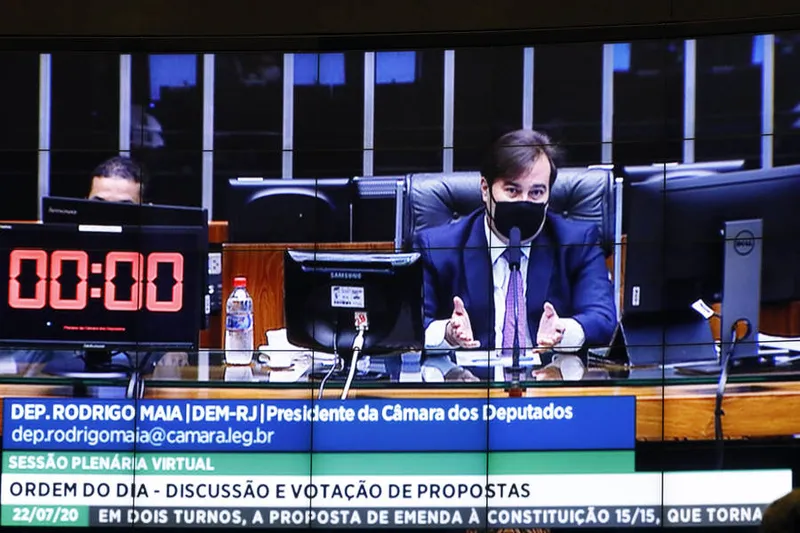 Os deputados estenderam até novembro deste ano os repasses da União para os Fundos