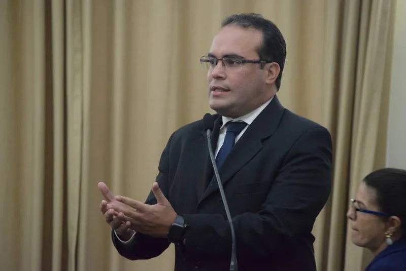 Deputado Davi Maia revelou escândalo durante sessão na Assembleia Legislativa