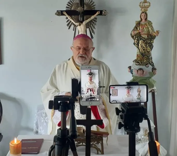 Imagem ilustrativa da imagem CELEBRAÇÕES DE CORPUS CHRISTI SERÃO A PORTAS FECHADAS ESTE ANO