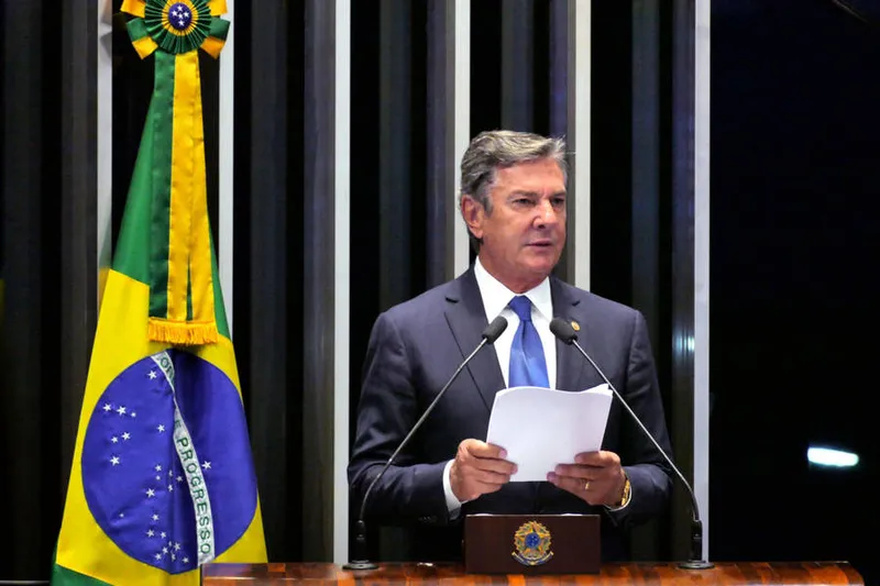Na avaliação de Collor, se atual cronograma for mantido, estudantes serão penalizados
