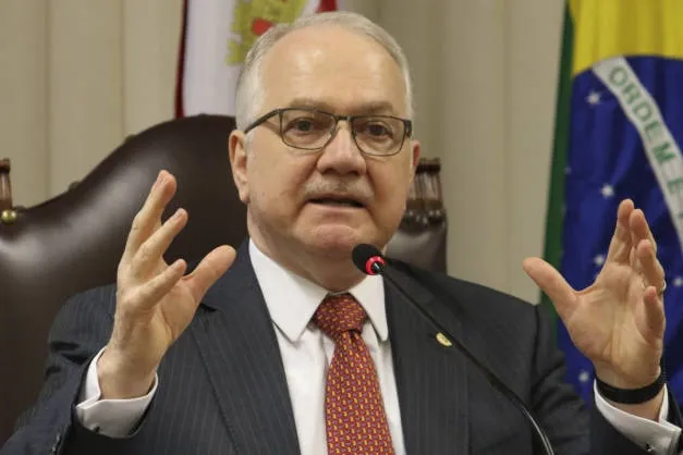 Mesmo com a decisão negativa, o ministro decidiu submeter o caso ao plenário do STF
