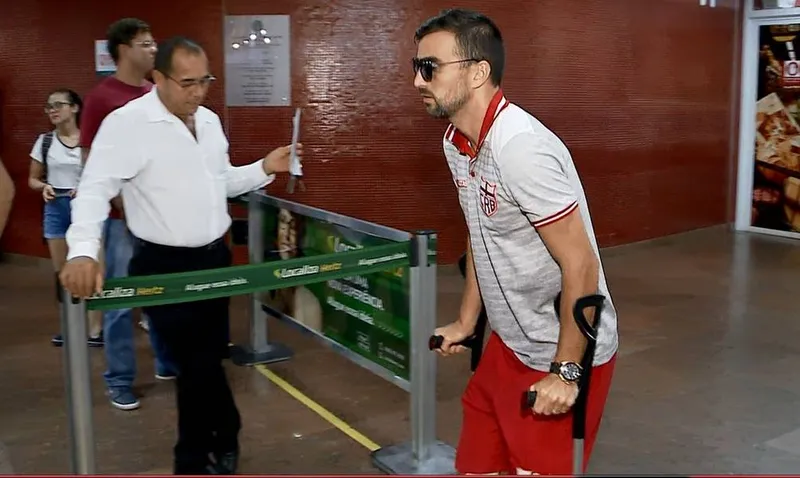Por causa da pandemia do coronavírus, Rafael Longuine ainda não passou por cirurgia