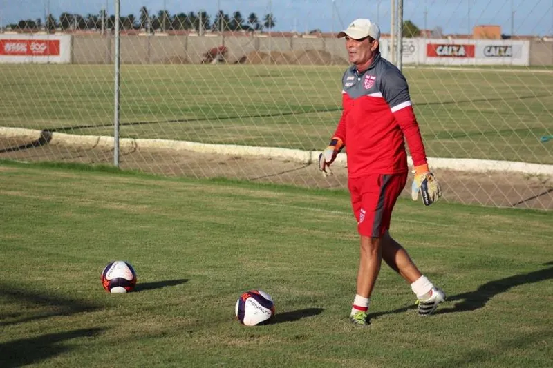 Preparador do CRB, Luciano Fragoso explica como tem sido o trabalho dos goleiros durante esta quarentena