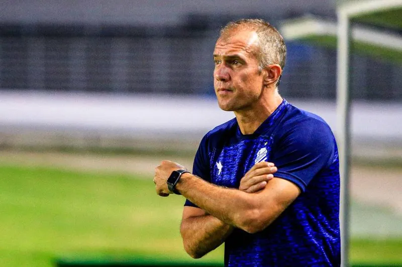 Técnico Eduardo Baptista criticou volta “acelerada” do Estadual e falou sobre maratona até a Série B