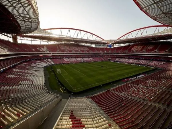 Uefa escolhe Lisboa como sede de reta final da Champions com jogos únicos