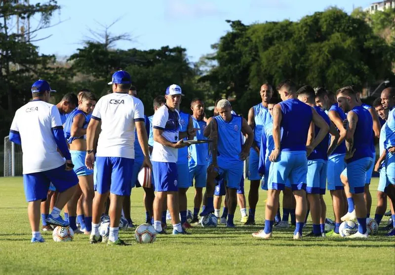 CSA espera retomar os treinamentos presenciais na segunda metade deste mês