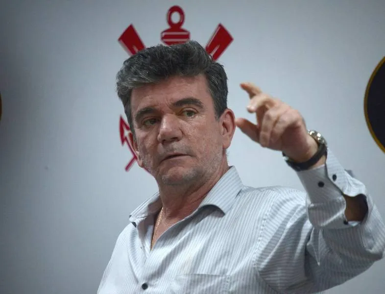 Andrés Sanchez tem tentado evitar a demissão de funcionários com salários mais baixos