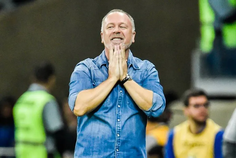 Justiça decretou Cruzeiro a pagar R$ 1 milhão ao técnico Mano Menezes em até 15 dias