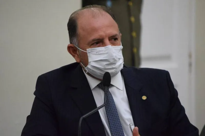 Segundo Antônio Albuquerque, mesmo seguindo as orientações

do decreto estadual, alguns estão sendo levados à delegacia
