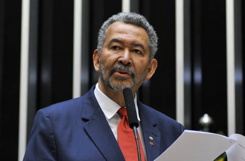 Paulão tem sido o deputado com posição mais clara dentro da bancada federal alagoana quanto ao caso de Bolsonaro